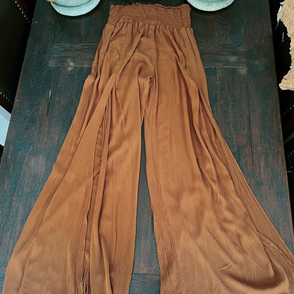 FOREVER 21 STRETCHY WAISTED FLOWY WIDE LEG PANTS WITH SLIT 💫⭐️ - Picture 2 of 6